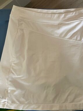 Lole- white athletic skort